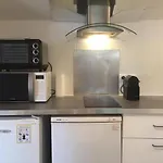Maisonnette 300m Apartment